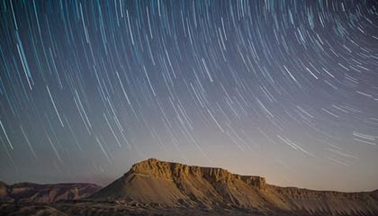 理性追星！奥纳纳推开想与他合影的球迷，但被另一人丢水瓶